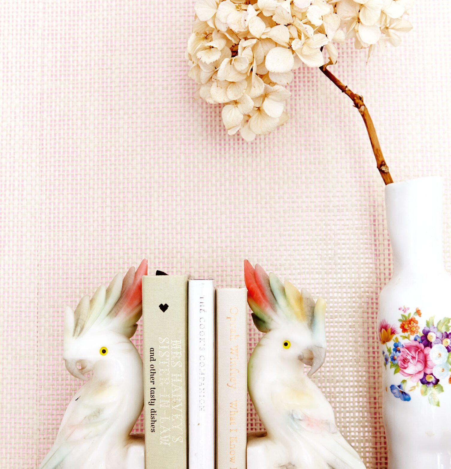 Tapet Rice från Rice med subtilt vävliknande mönster