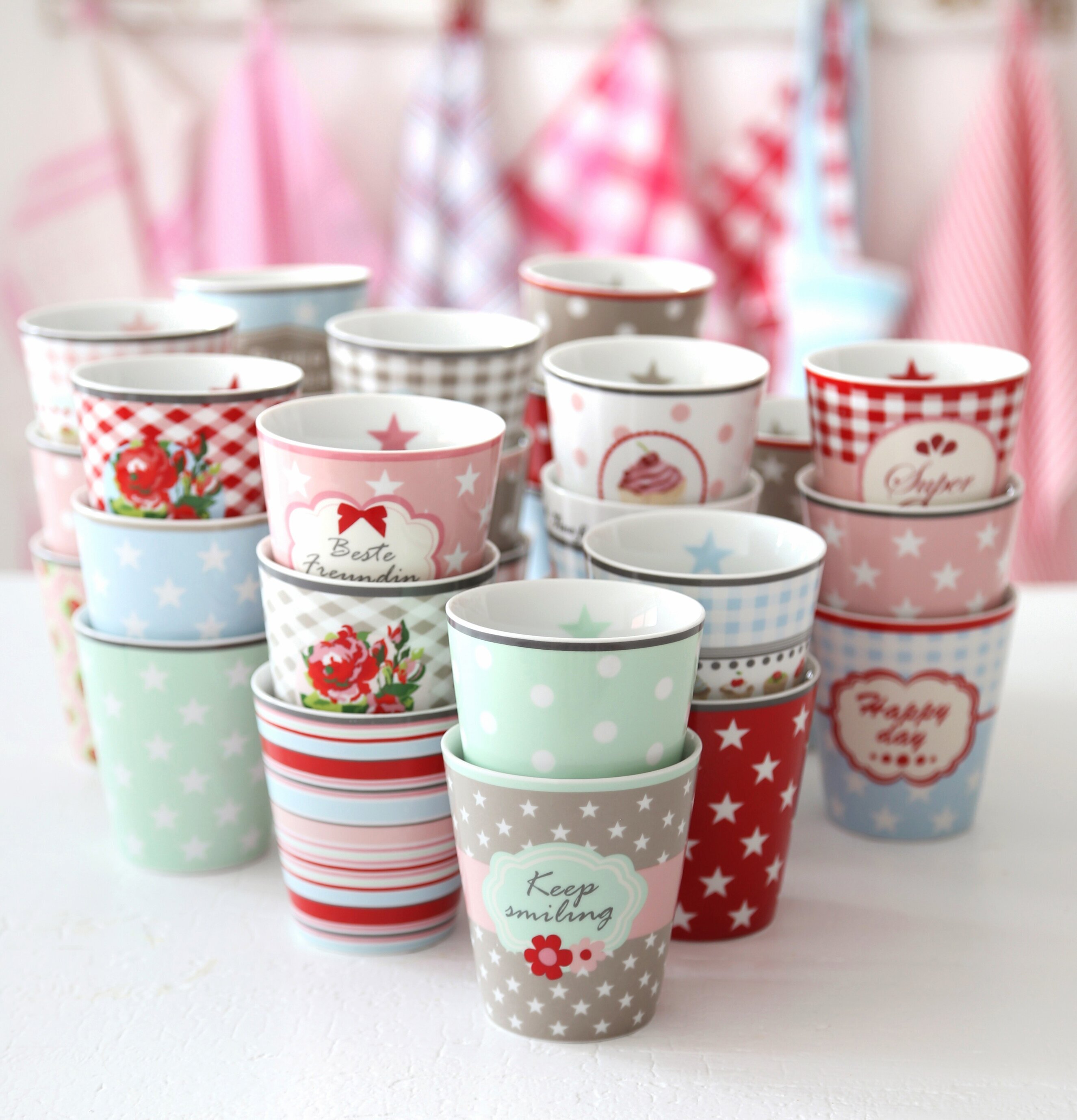 Happy Mugs - Star Mintgrön från Krasilnikoff i köksmiljö