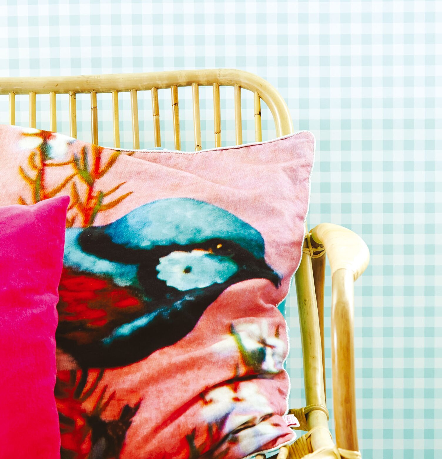 Tapet Rice från Rice med ljusblått och vitt rutmönster