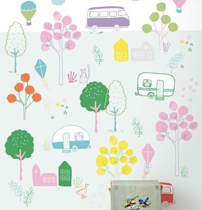 Bild av fantasifull och lekfull tapet med äventyrstema