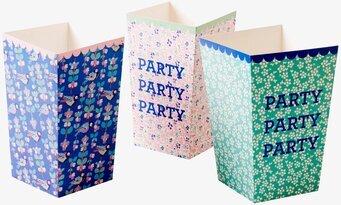 Bild av färgglada bägare för fest och filmkvällar