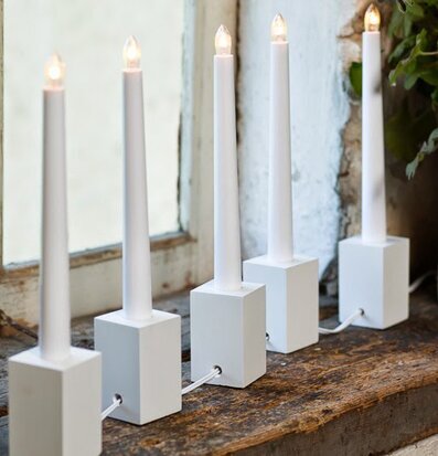 Bild av stilren adventsljusstake med modern design