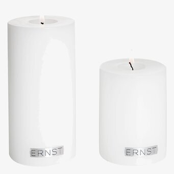 Bild av eleganta blockljus med stilren och tidlös design