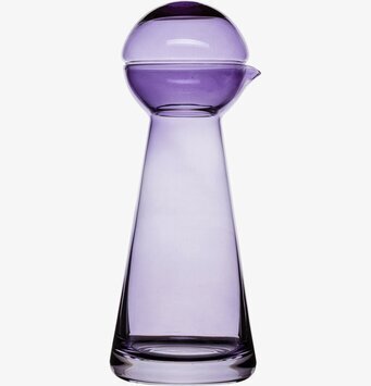 Bild av stilren karaff i lila glas med unik design