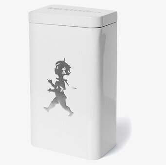 Bild av elegant vit plåtburk med skandinavisk design