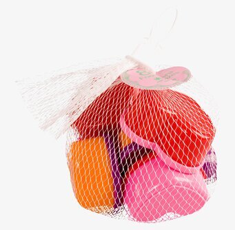 Bild av färgglada hjärtformade mini matlådor i nätpåse