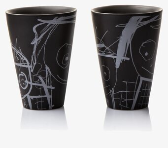 Bild på lekfulla abstrakta termosmuggar i modern design