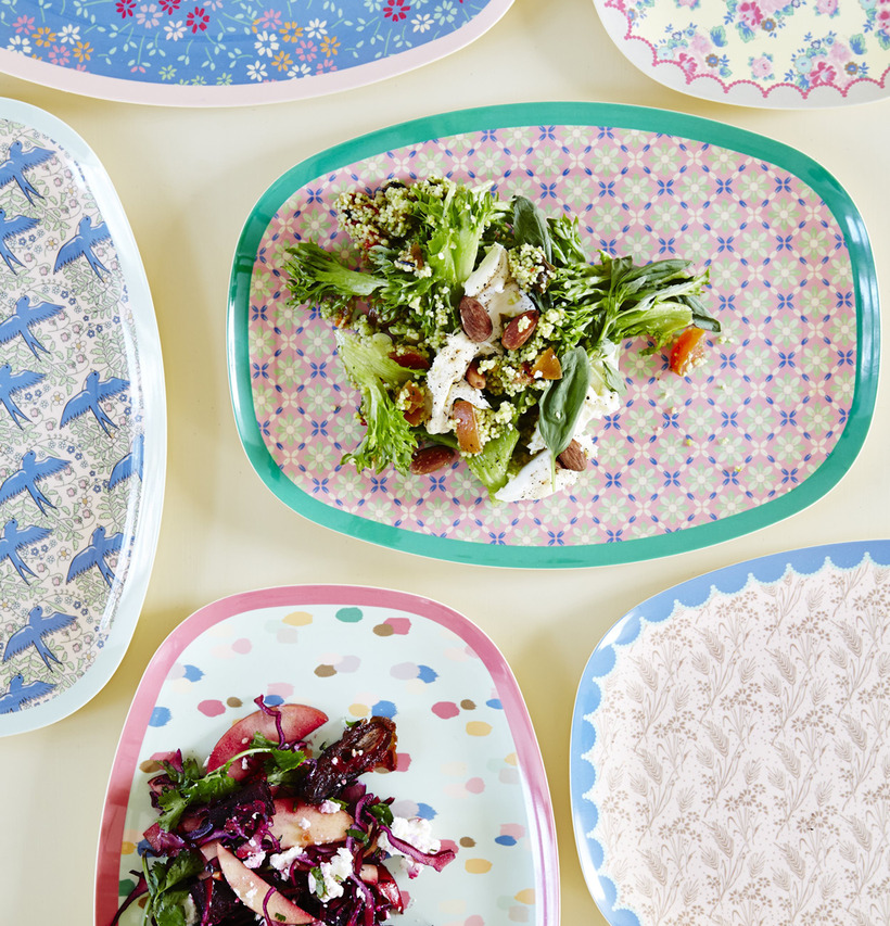 Tallrik Flower Field Print från Rice med färgglada mönster