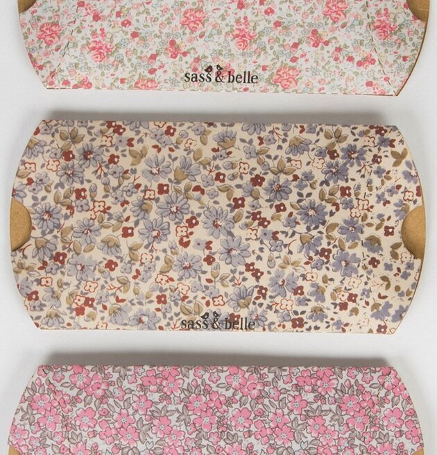 Gift Box Vintage Floral från Sass & Belle med blommönster