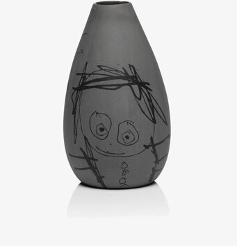 Bild av unik vas med konstnärlig design och funktion