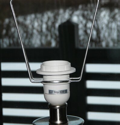 Bild av funktionellt och stilrent lampskärmsfäste