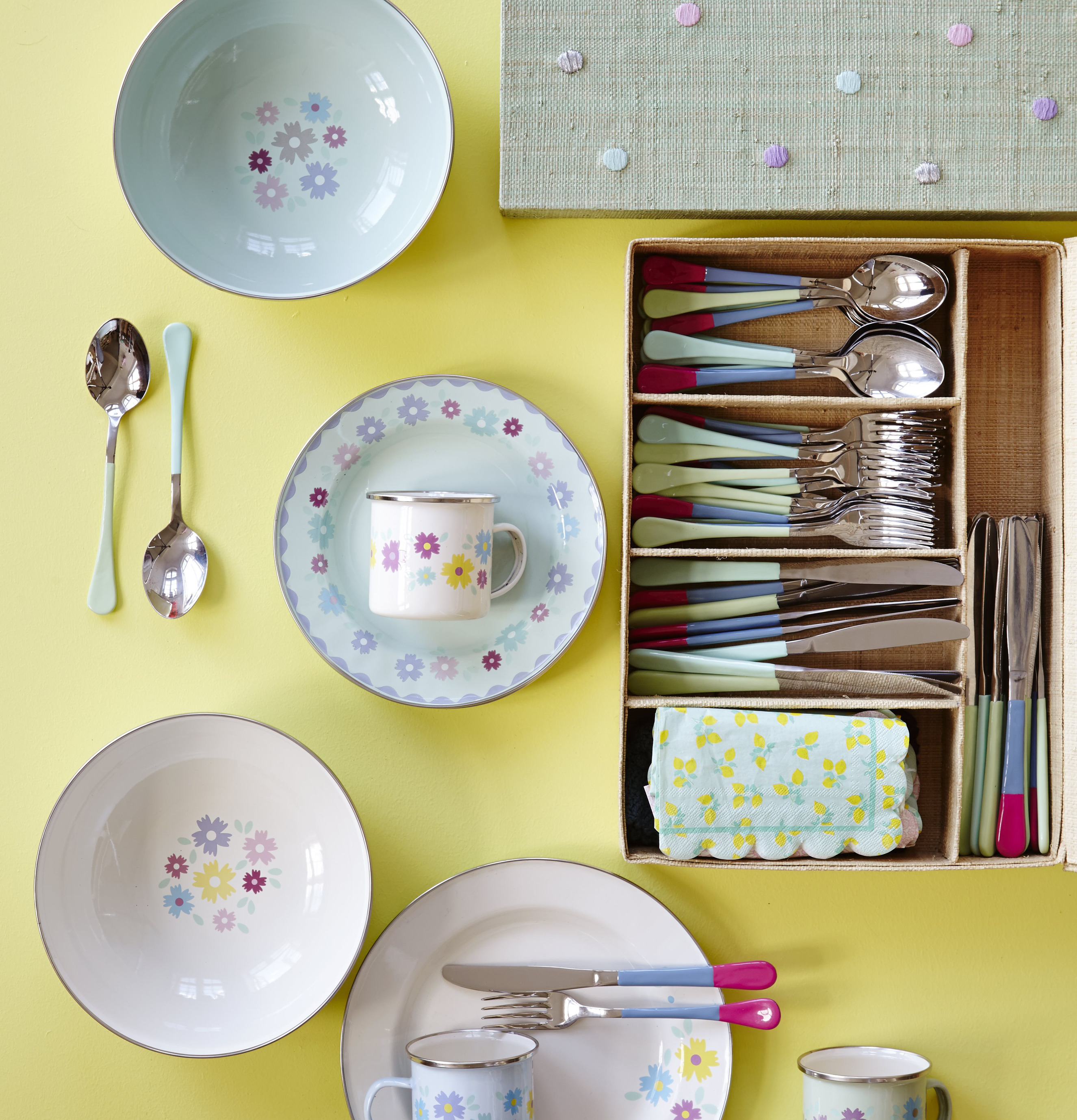 Tallrik flower Print från Rice med färgglatt blomstertryck