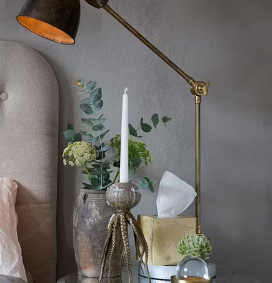 Bild av stilfull och harmonisk inredningsdetalj hemma