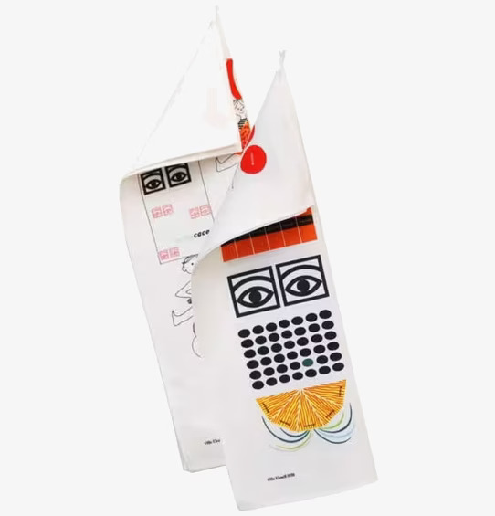 Bild av stilfulla retro kökshanddukar i färgglada mönster