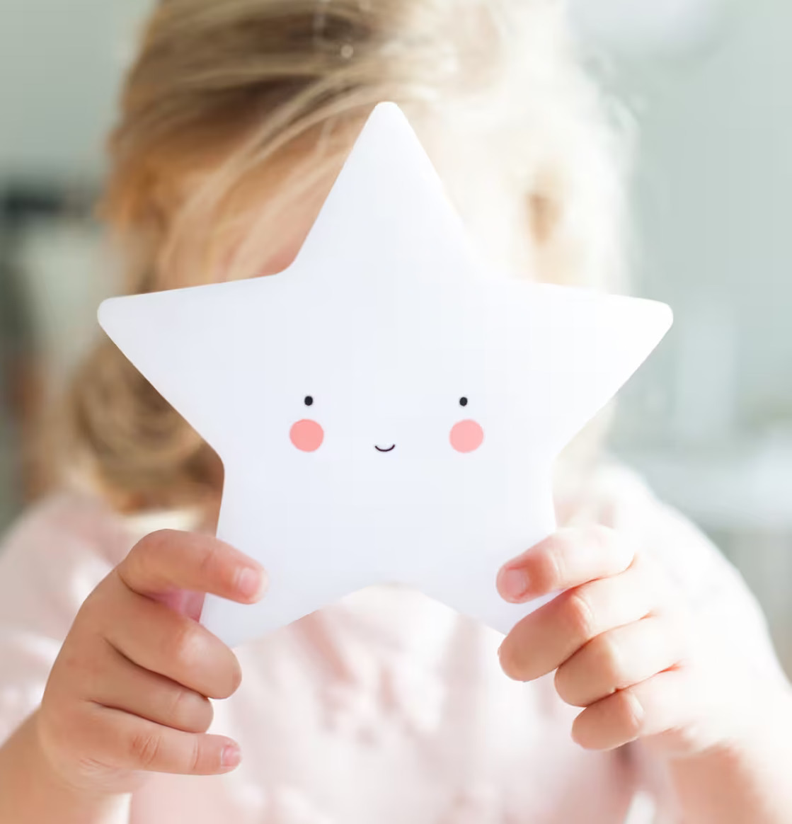 Mini Star Light White från A Little Lovely Company i barnrum
