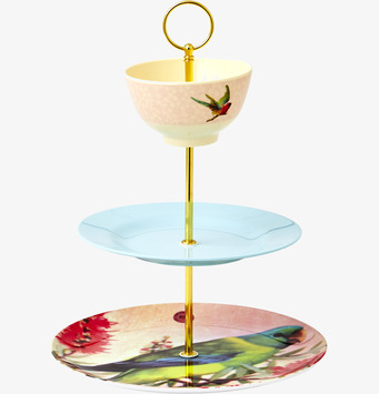 Foto av ett färgglatt och kreativt trevåningskakfat