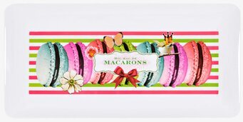 Bild av färgglad serveringsbricka med macarons