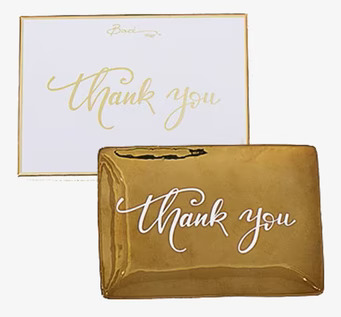 Bild av elegant porslinsfat med tacksamhetsbudskap