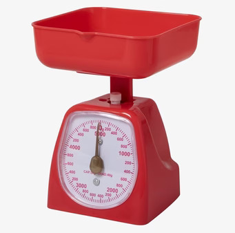 Bild på livlig röd köksvåg med traditionell design