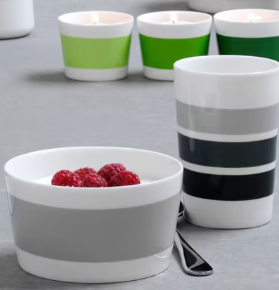 Bild av stilfulla skålar och koppar i modern design