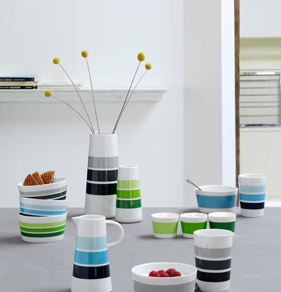 Bild av stilrena skålar och porslin i modern design