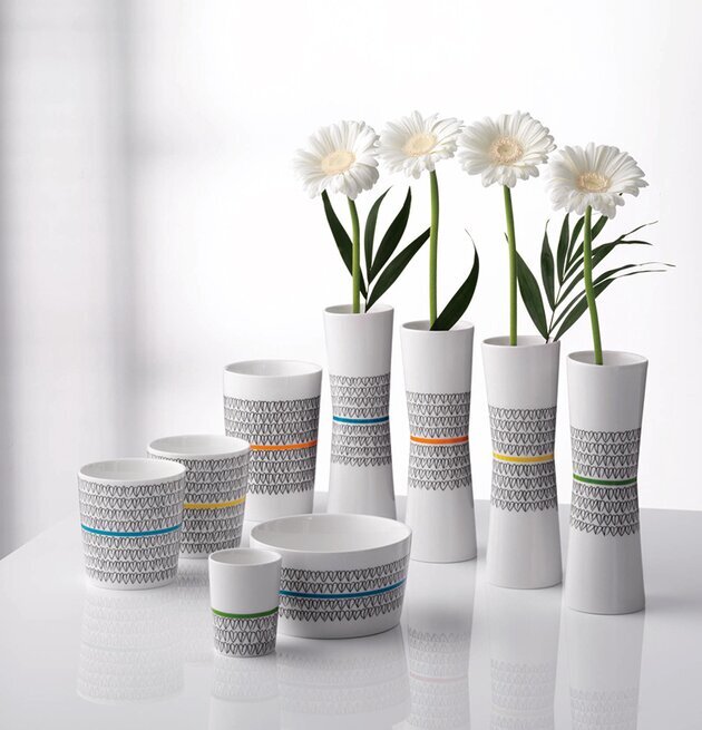 Kopp Yellow Heart 2-Pack från Mette Ditmer på vitt bord