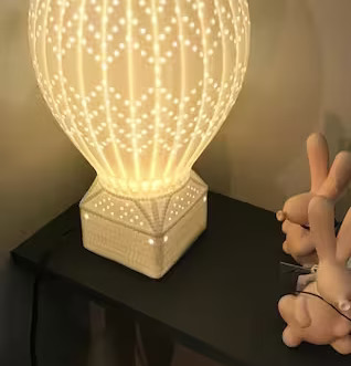 Bild av fascinerande bordslampa i luftballongform