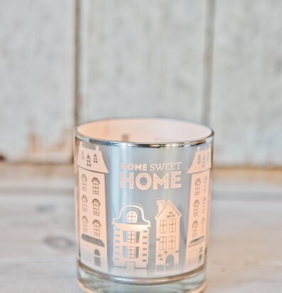 Bild av dekorativ ljuslykta med hemtrevlig design