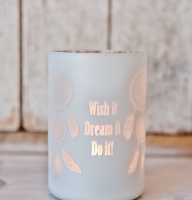 Bild av vit drömfångare med inspirerande budskap