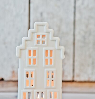 Bild av dekorativ keramisk lykta med nordisk design