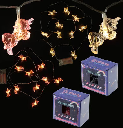 Bild av ljusslinga med enhörningar i rosa belysning