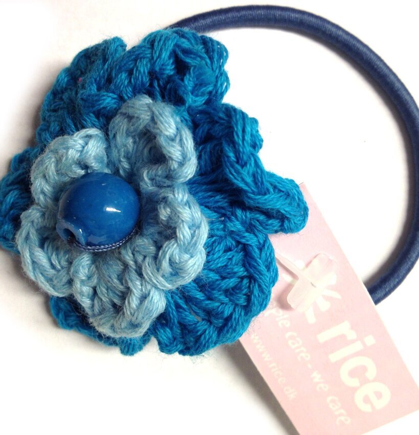 Hårsnodd Blomma Blå/Turkos/Blå från Rice med pärldetalj