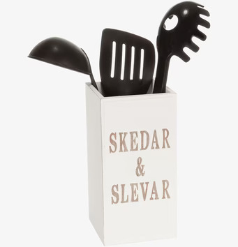 Bild av stilren trälåda för köksredskap i vitt trä