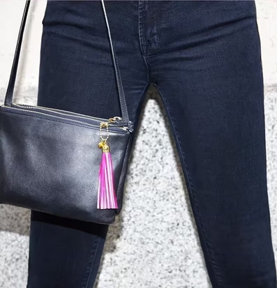 Bild av chic accessoar med stil och funktionalitet