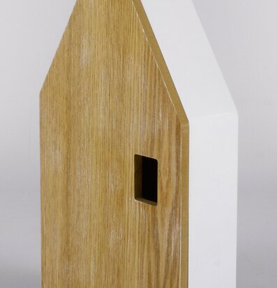 Bild av stilrent nyckelskåp med trä och vit design