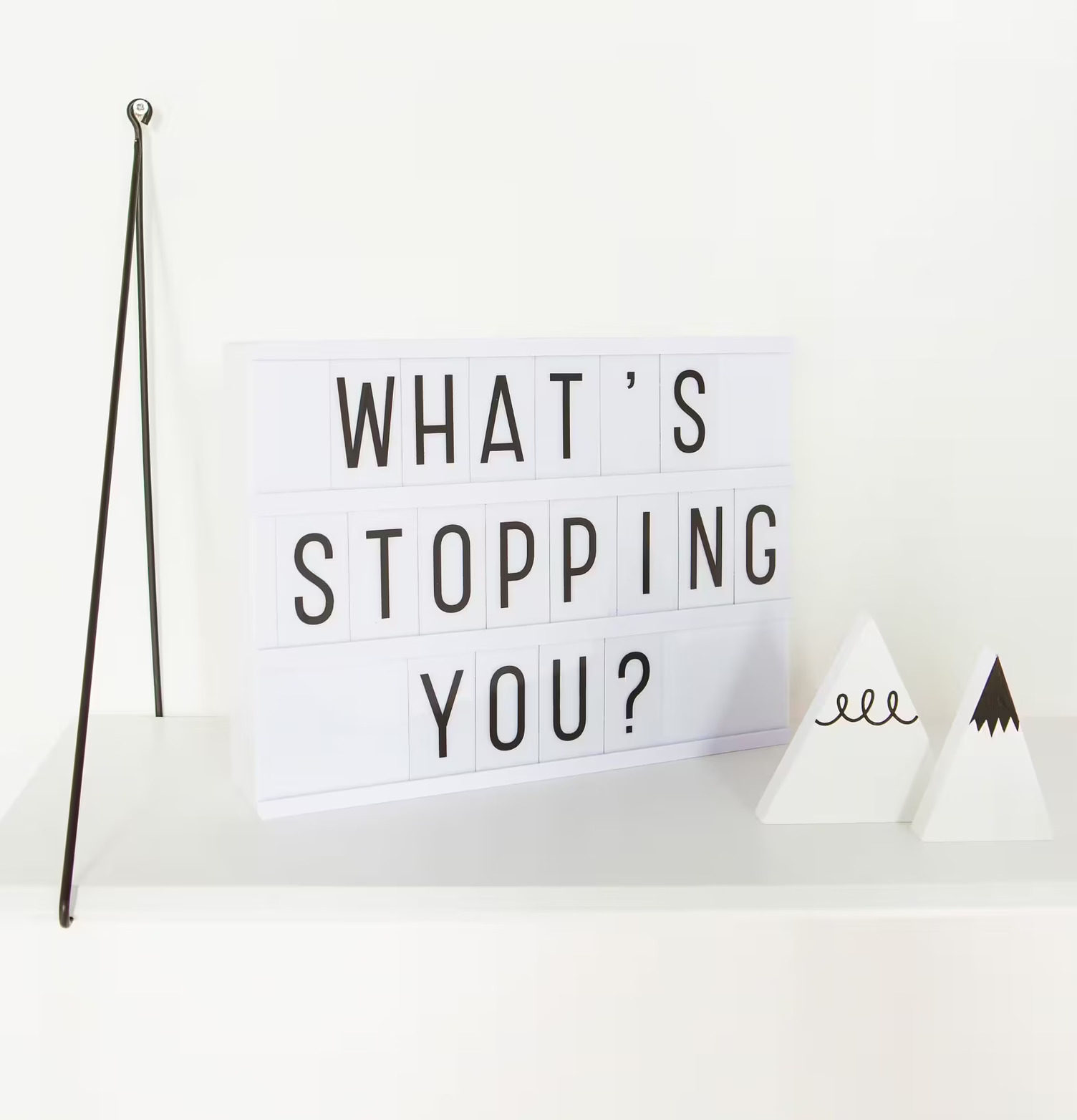 Lightbox Vit A4 från A Little Lovely Company på vit hylla