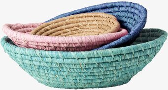 Bild av ovala brödkorgar i glada, inbjudande färger