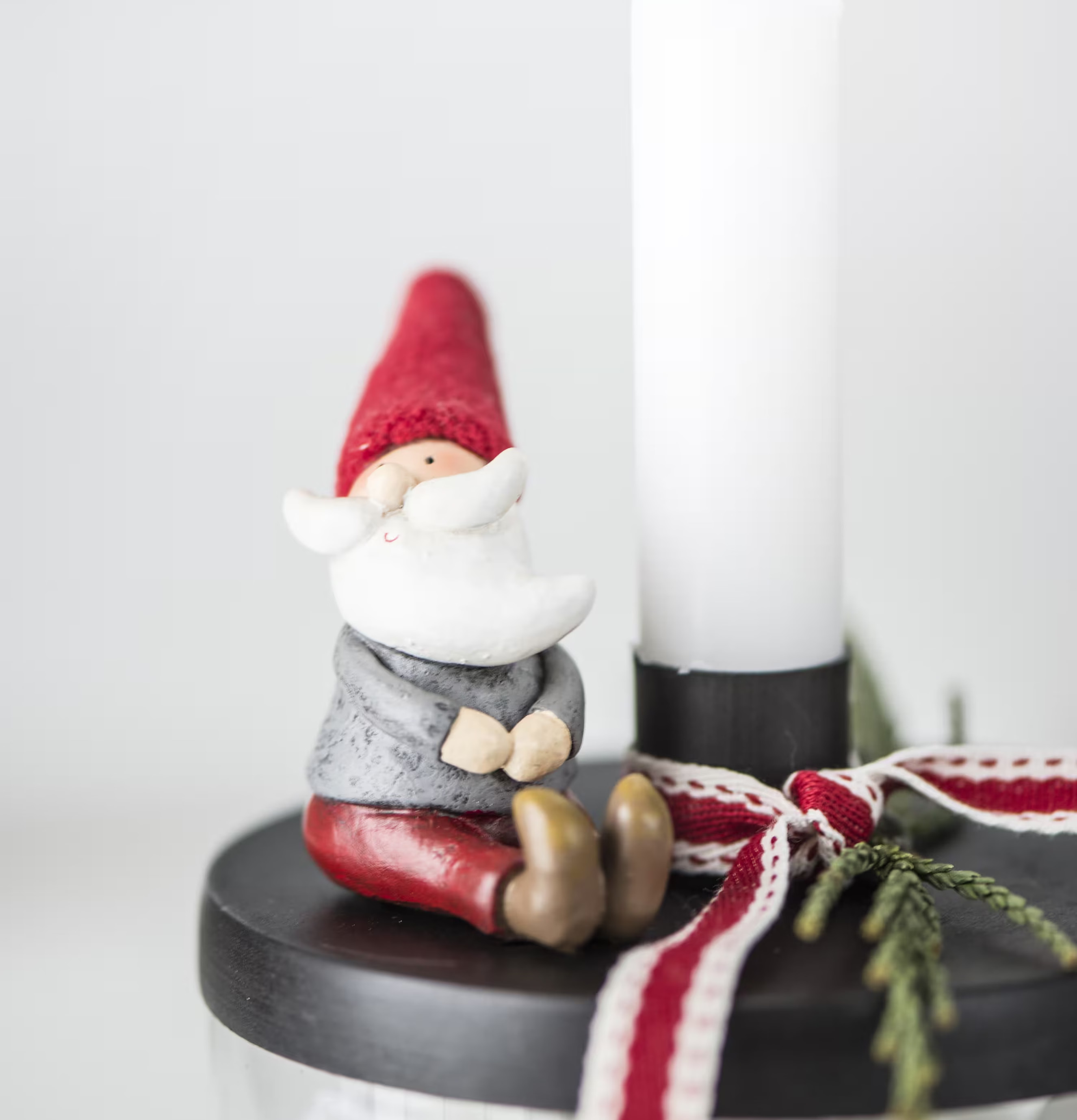 Ljusstake Glasburk från IB Laursen med tomte och rosett