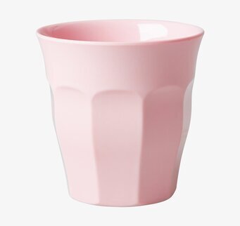 Bild av elegant och funktionell rosa mugg med textur