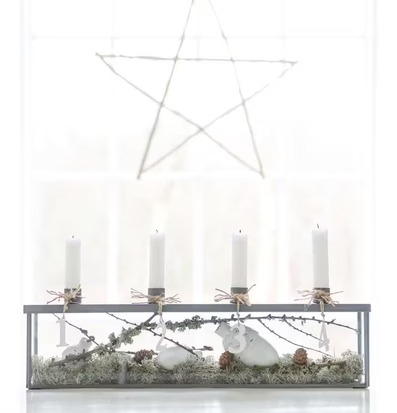 Bild av stilren adventsdekoration med trästjärna