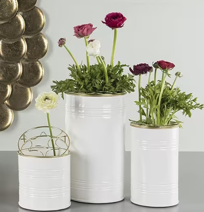 Vas Vit/Guld från A Lot Decoration med blommor i olika färger