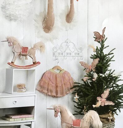 Bild av förtrollande inredning med enhörningstema