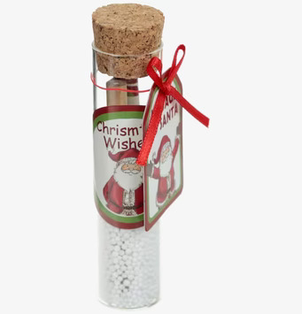 Bild av juldekoration med tomte och snöliknande pärlor