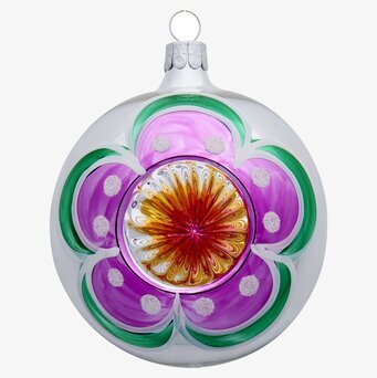 Bild av vintage julgranskula med färgglad design