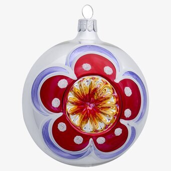 Bild av julgranskula med vintage-stil och blommönster