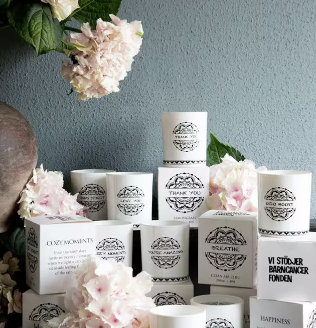 Doftljus Love You från Majas Cottage med vit glasbehållare