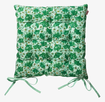 Bild av livfull fyrkantig sittdyna med blommönster