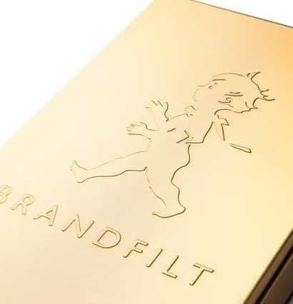 Bild av elegant brandfilt med lyxig guldfärg och design