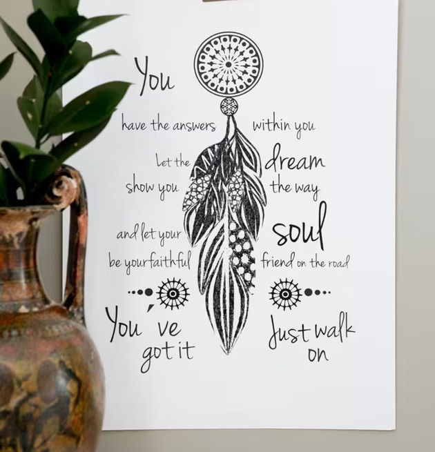 Bild av konstnärlig poster med drömfångare och citat