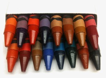 Bild av färgkritor i varierande nyanser och finish